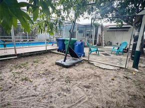 18415 NW 42nd Pl, Miami Gardens FL 33055