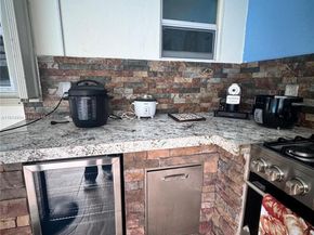 18415 NW 42nd Pl, Miami Gardens FL 33055