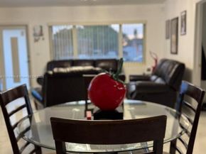 18415 NW 42nd Pl, Miami Gardens FL 33055