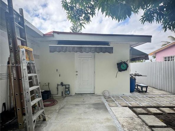 18415 NW 42nd Pl, Miami Gardens FL 33055