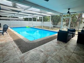 18415 NW 42nd Pl, Miami Gardens FL 33055