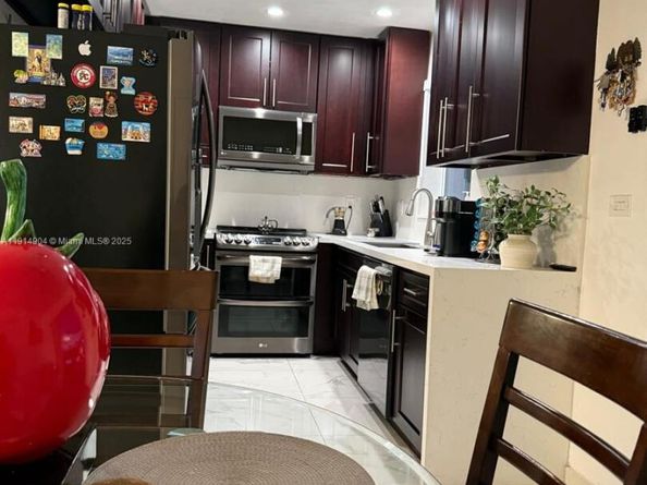 18415 NW 42nd Pl, Miami Gardens FL 33055