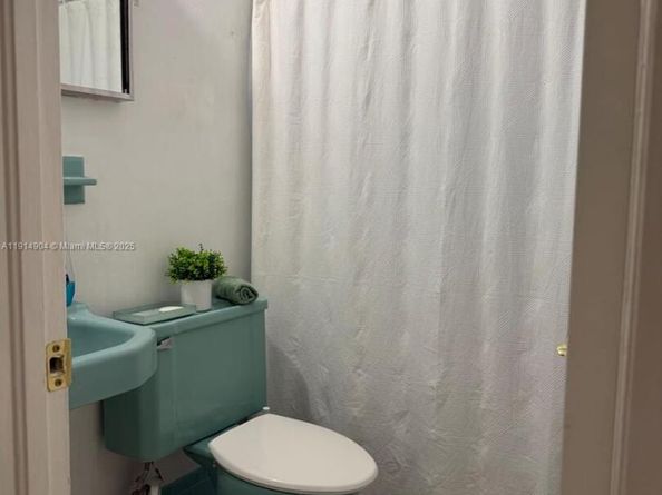 18415 NW 42nd Pl, Miami Gardens FL 33055