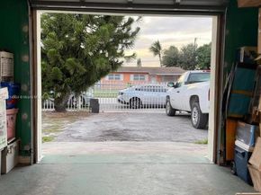 18415 NW 42nd Pl, Miami Gardens FL 33055