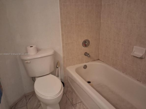 9340 Fontainebleau Blvd W314, Miami FL 33172