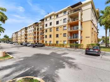 9340 Fontainebleau Blvd