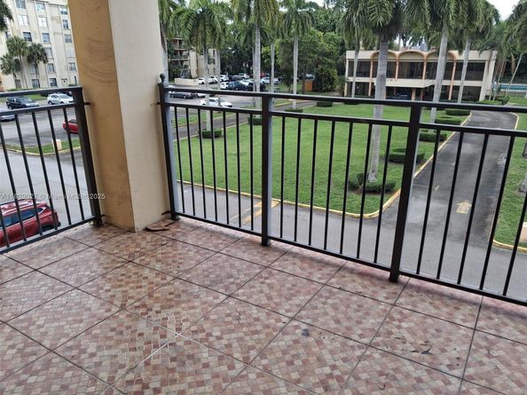 9340 Fontainebleau Blvd W314, Miami FL 33172