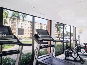 9340 Fontainebleau Blvd W314, Miami FL 33172