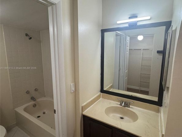 5661 Riverside Dr 101B7, Coral Springs FL 33067
