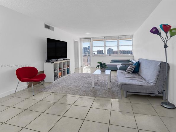 251 174th St 2115, Sunny Isles Beach FL 33160