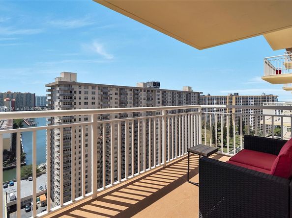 251 174th St 2115, Sunny Isles Beach FL 33160