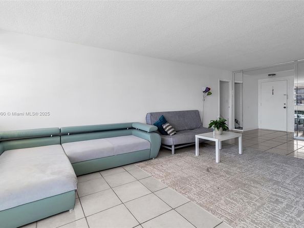 251 174th St 2115, Sunny Isles Beach FL 33160