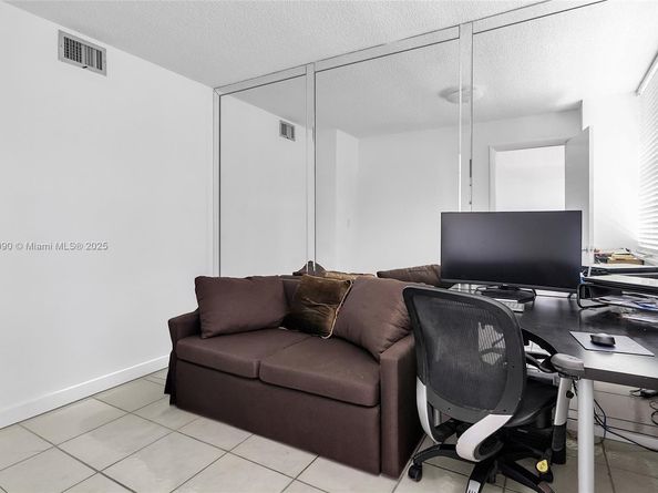 251 174th St 2115, Sunny Isles Beach FL 33160