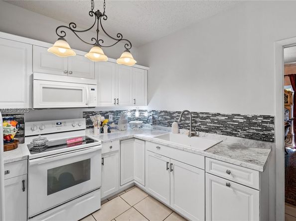 14166 SW 148th Ave, Miami FL 33196