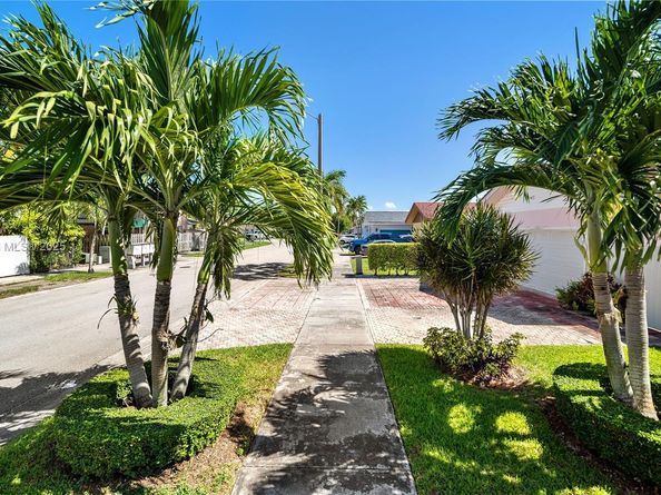 14166 SW 148th Ave, Miami FL 33196