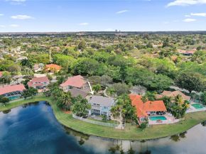 1078 Laguna Springs Dr, Weston FL 33326