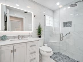 1078 Laguna Springs Dr, Weston FL 33326