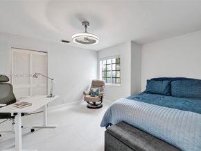 1078 Laguna Springs Dr, Weston FL 33326