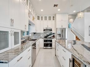 1078 Laguna Springs Dr, Weston FL 33326