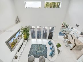 1078 Laguna Springs Dr, Weston FL 33326