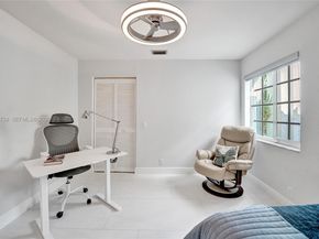 1078 Laguna Springs Dr, Weston FL 33326