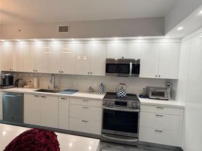 17555 Atlantic Blvd UPH3, Sunny Isles Beach FL 33160