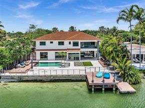 2320 NE 211th St, Miami FL 33180