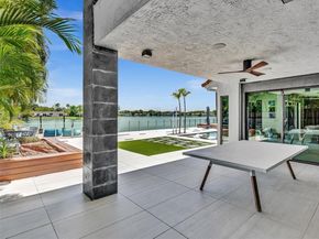 2320 NE 211th St, Miami FL 33180