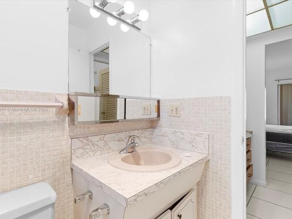 2200 Park Ln 109, Hollywood FL 33021
