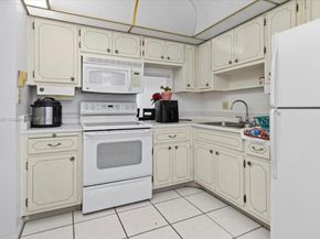 2200 Park Ln 109, Hollywood FL 33021