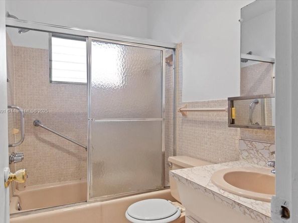 2200 Park Ln 109, Hollywood FL 33021