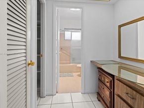 2200 Park Ln 109, Hollywood FL 33021