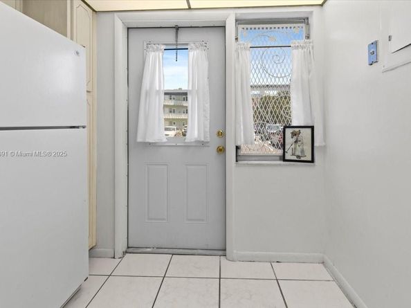 2200 Park Ln 109, Hollywood FL 33021