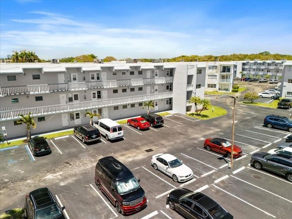 2200 Park Ln 109, Hollywood FL 33021