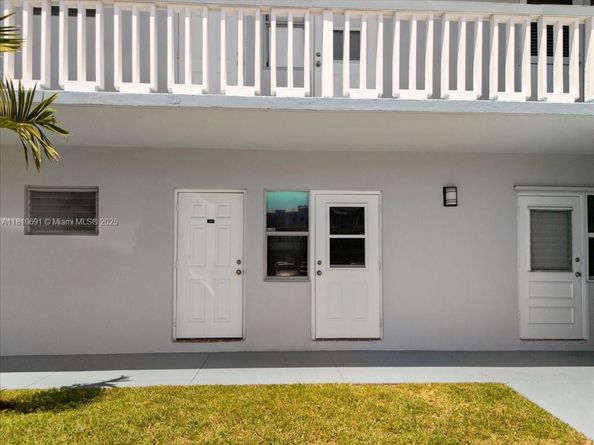 2200 Park Ln 109, Hollywood FL 33021