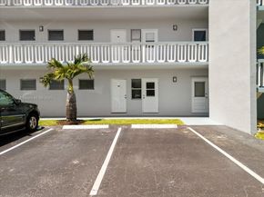 2200 Park Ln 109, Hollywood FL 33021