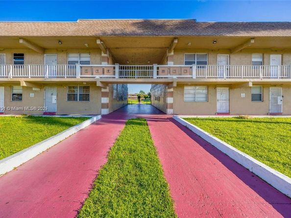 505 NW 177th St 111, Miami Gardens FL 33169