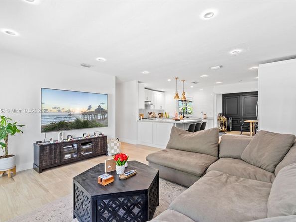 9920 SW 35th Ter, Miami FL 33165