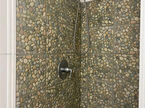 4721 NW 7th St 30512, Miami FL 33126