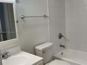 4721 NW 7th St 30512, Miami FL 33126