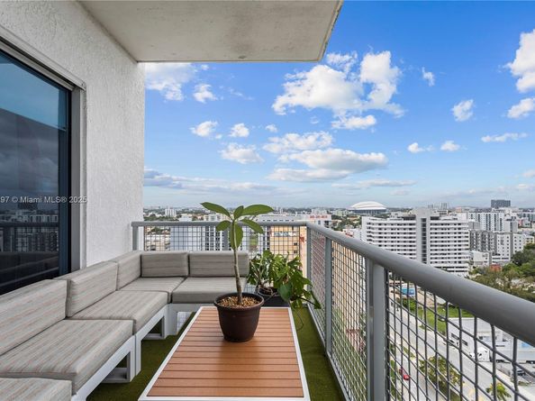 10 SW South River Dr 1715, Miami FL 33130
