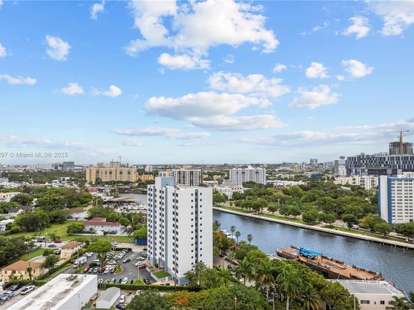 10 SW South River Dr 1715, Miami FL 33130