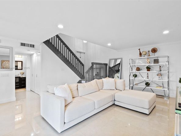 4853 SW 152nd Ct B39, Miami FL 33185
