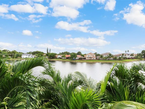 4853 SW 152nd Ct B39, Miami FL 33185