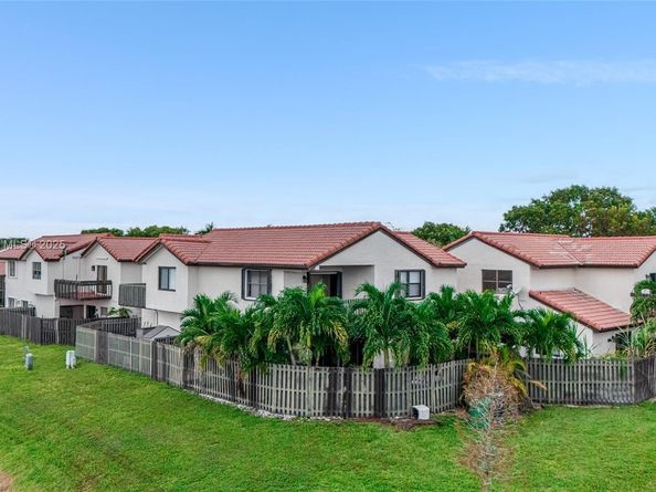 4853 SW 152nd Ct B39, Miami FL 33185