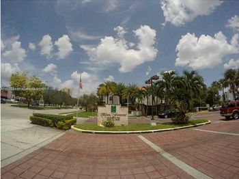 9421 Fontainebleau Blvd