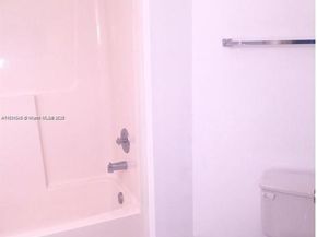 9421 Fontainebleau Blvd 20635, Miami FL 33172