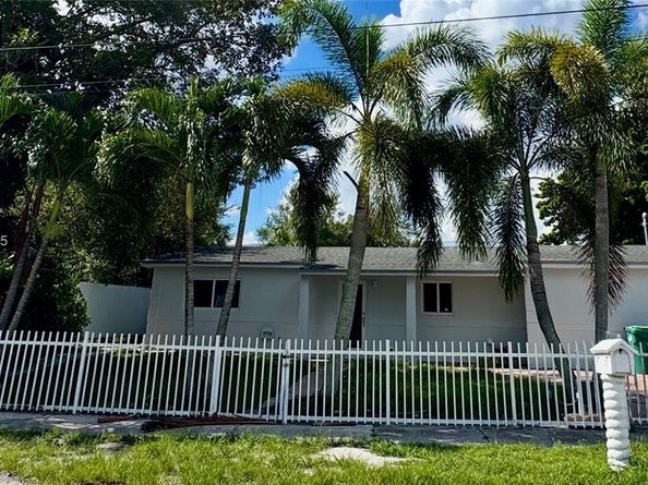 2530 NW 204th St, Miami Gardens FL 33056