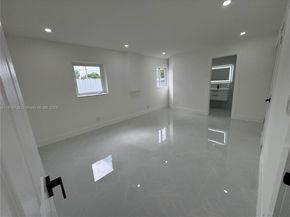 2530 NW 204th St, Miami Gardens FL 33056