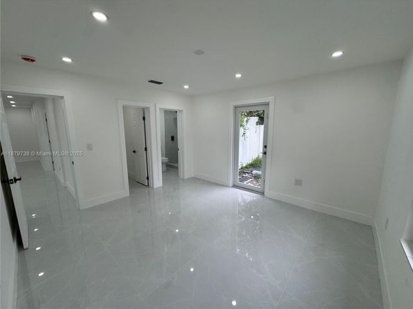 2530 NW 204th St, Miami Gardens FL 33056